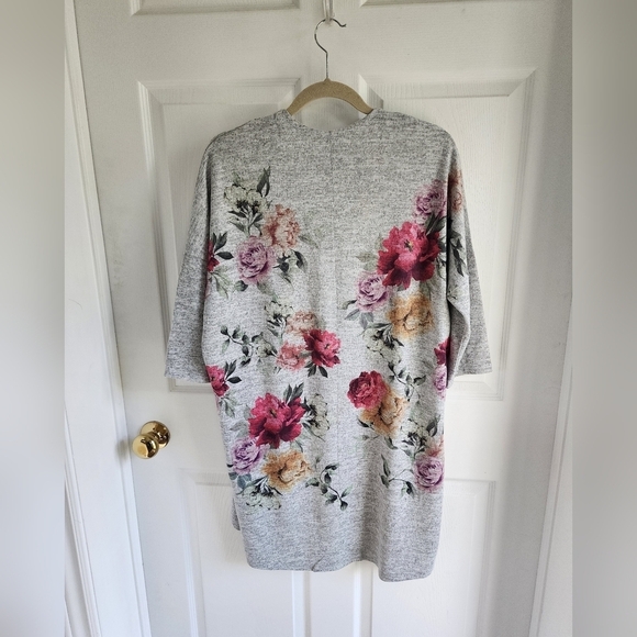 Live in the Moment Floral Flowy Duster Cardigan Size Large - Picture 2 of 4
